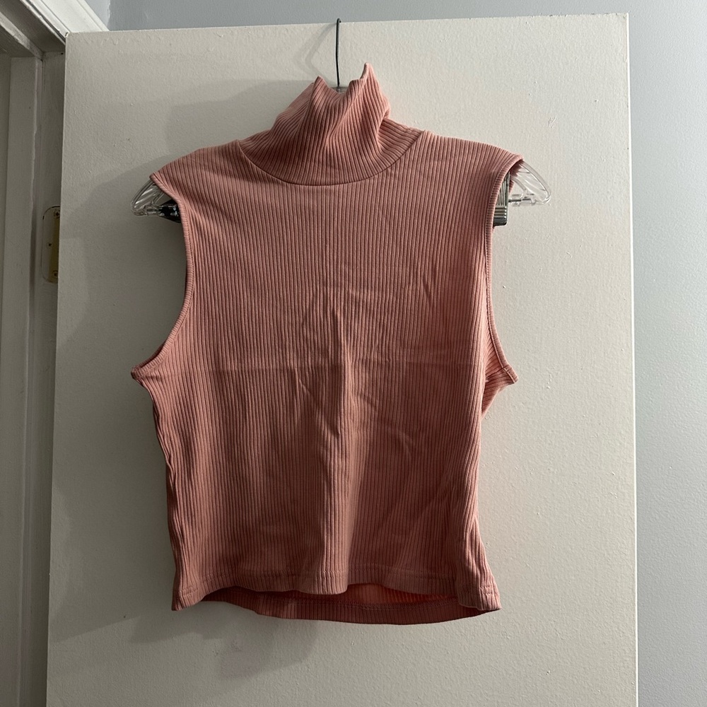 SHEIN Ribbed Sleeveless Turtleneck in Pink